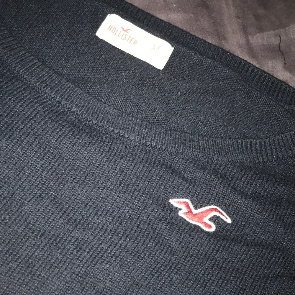 Black Hollister sweater
